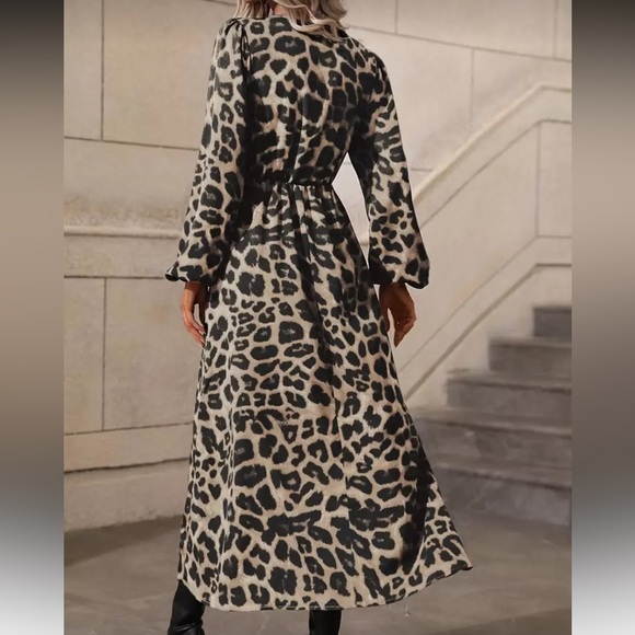Classic Leopard print V neck Maxi Dress - Picture 2 of 4